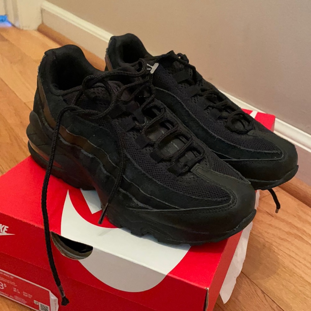 Black nike air max